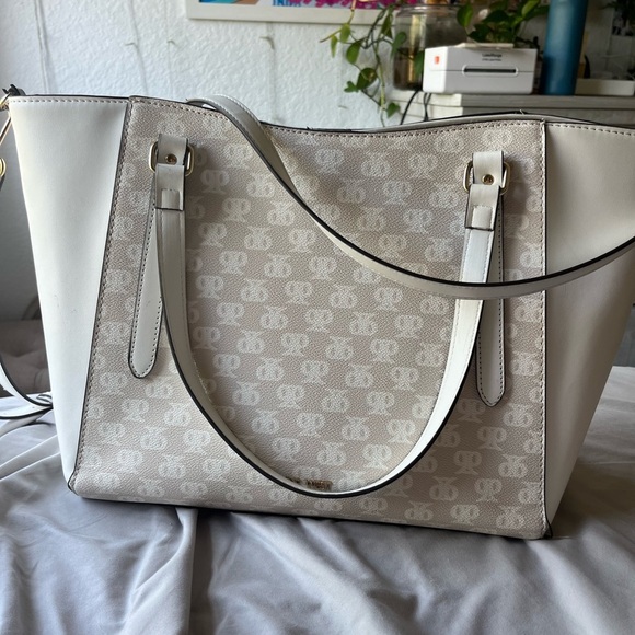 Elegant Nine West Cream Designer Tote Bag - Picture 1 of 10